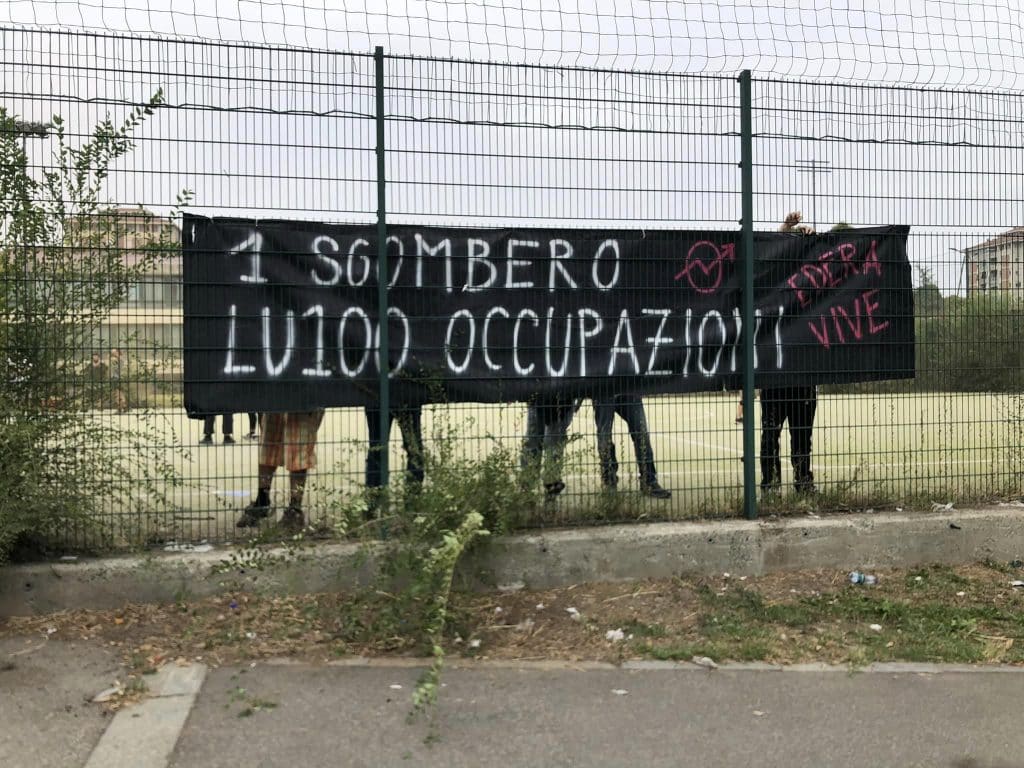 Edera Squat Rinata Occupata La Polisportiva Di Strada Altessano A Torino