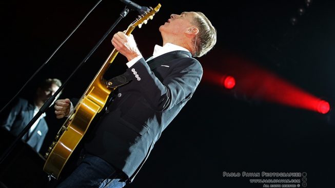 bryanadams14.jpg