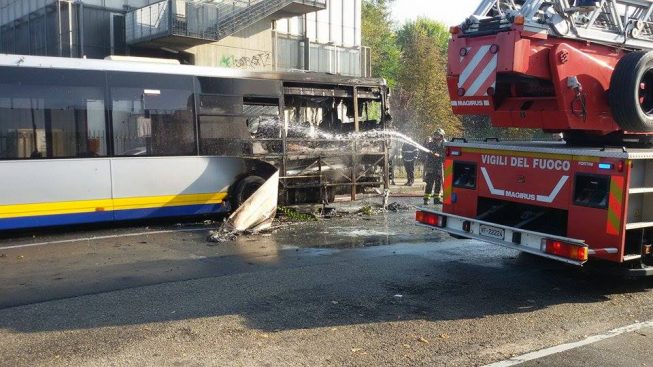 incendio-bus-torino-via-pio-vii.jpg