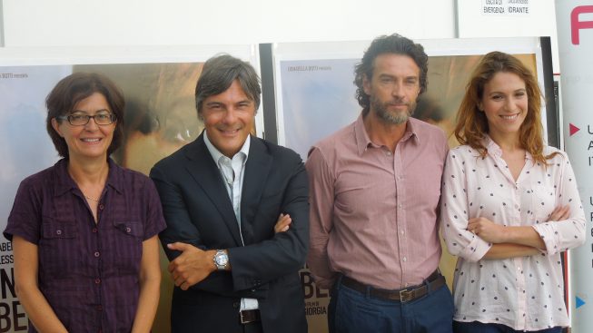 in-un-posto-bellissimo-cast-qp.jpg