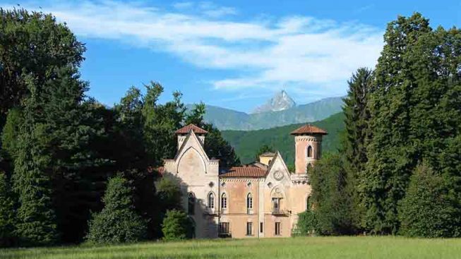 castello-di-miradolo-archivio-grandigiardiniitaliani.jpg