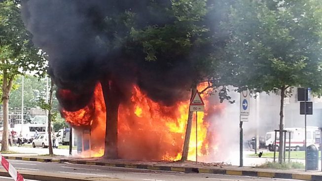 incendio-bus-sadem-torino.jpg