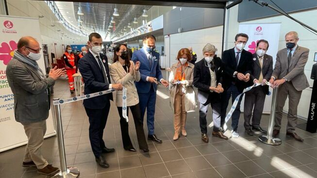 Inaugurazione hub vaccinale aeroporto Caselle 1