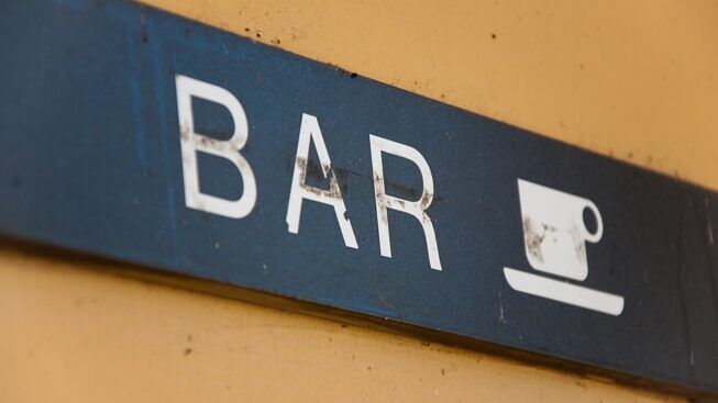 bar