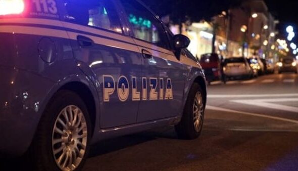 https://www.quotidianopiemontese.it/wp-content/uploads/2024/01/polizia-volante-notte-590x338.jpg