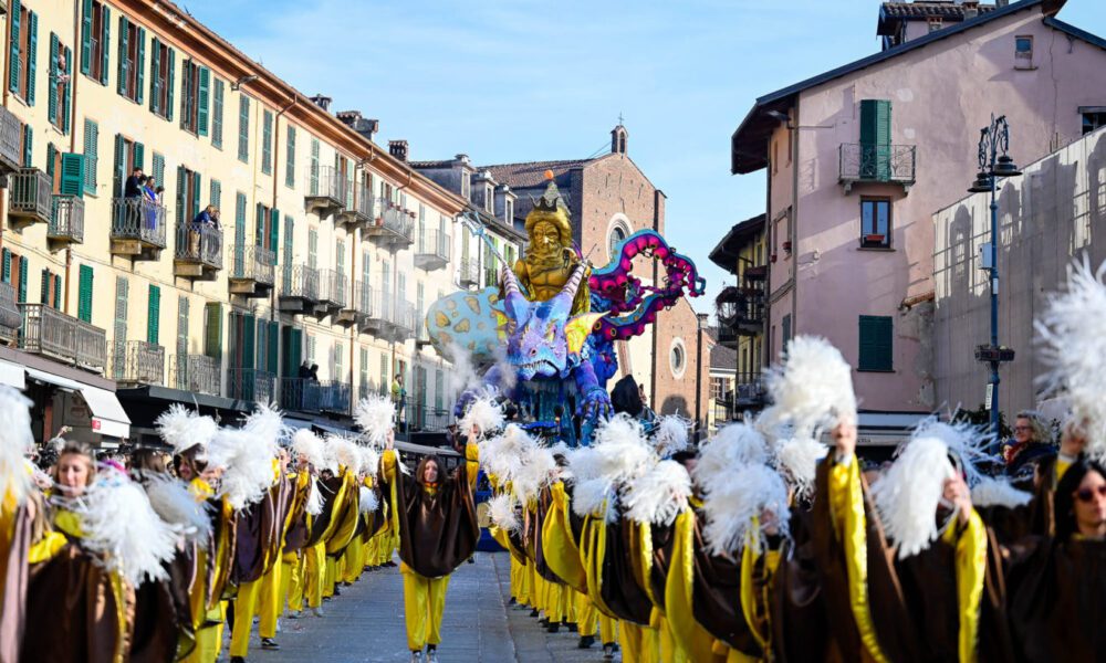 Parata del rimorchio di parata di carnevale di arti cultura