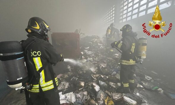 https://www.quotidianopiemontese.it/wp-content/uploads/2024/09/Bruzolo-incendio-vigili-del-fuoco-590x354.jpg