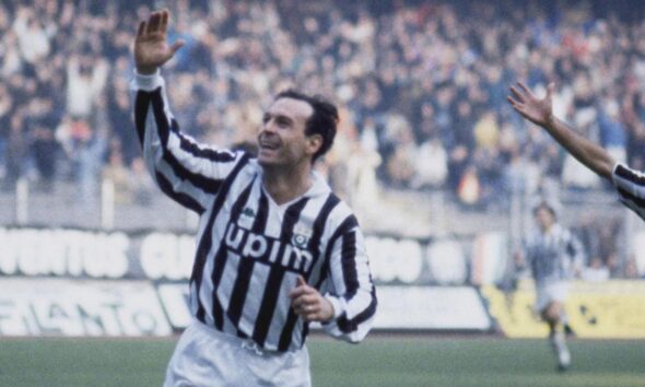 https://www.quotidianopiemontese.it/wp-content/uploads/2024/09/Schillaci.Juve_.1990.esulta.1400x840-590x354.jpg