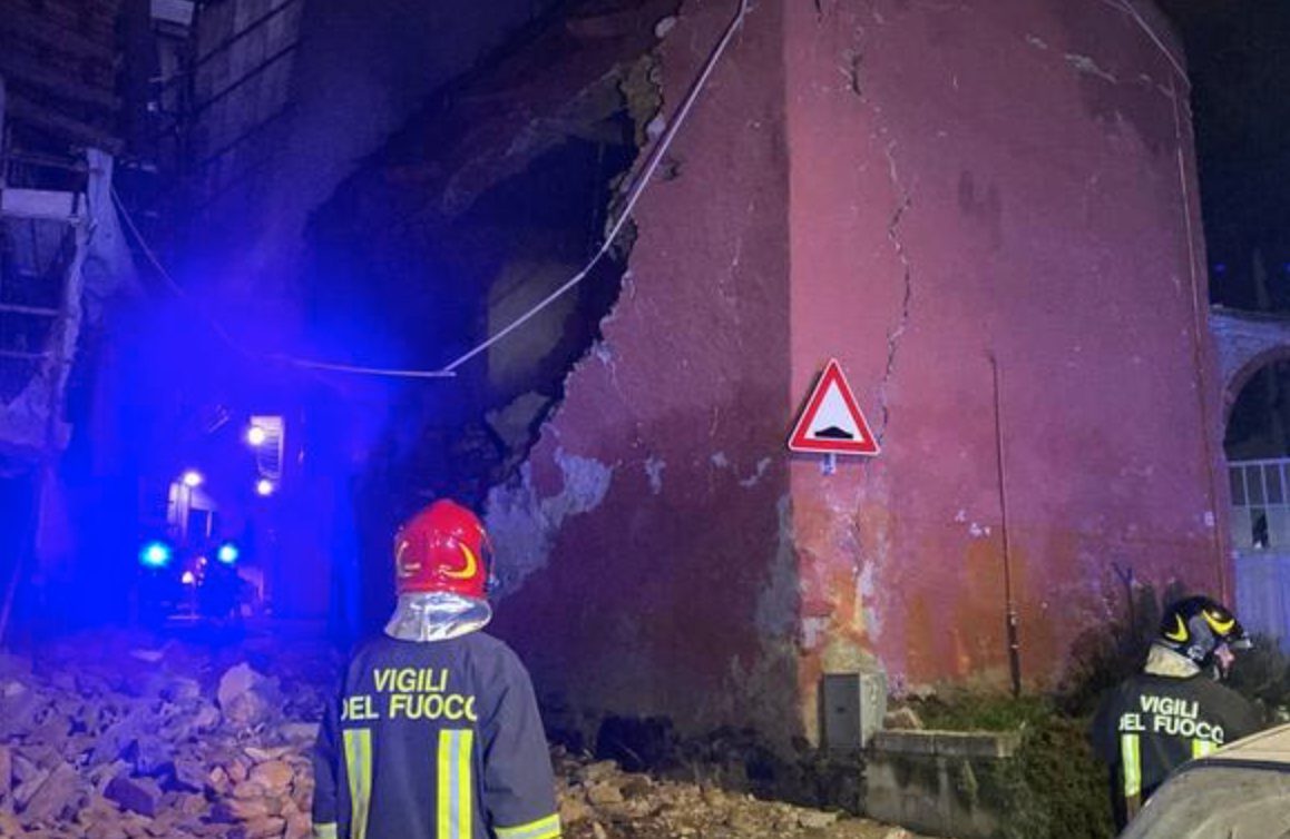 Esplosione di una villa unifamiliare a martiniana po