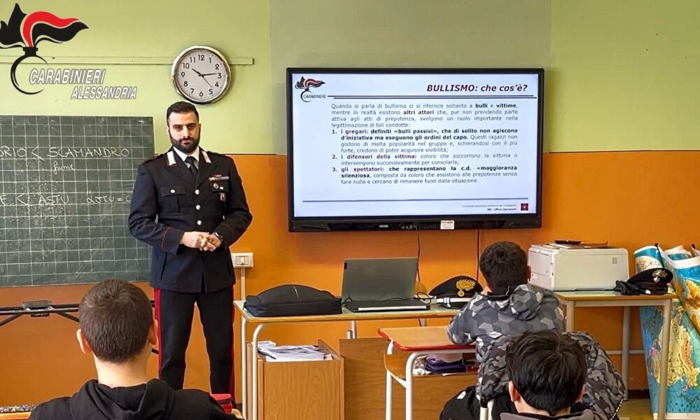 Alessandria carabinieri nelle scuole