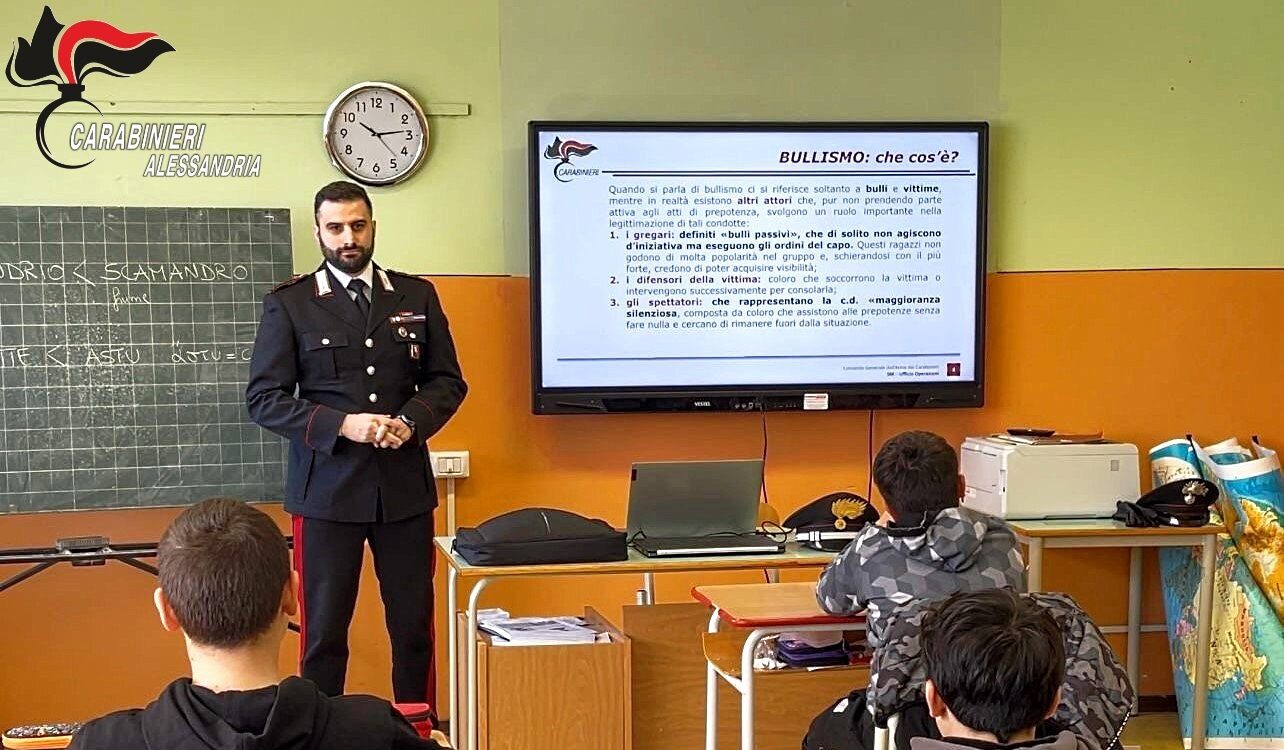 Alessandria carabinieri nelle scuole